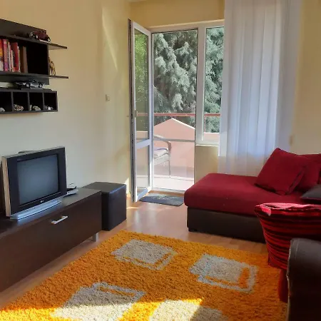 Apartment Ул. Братя Господинови 2 *